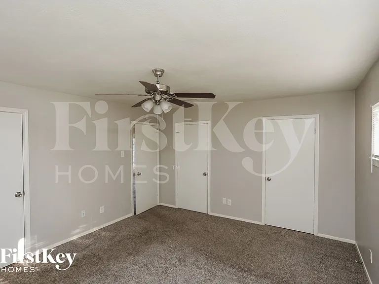 417 Lakeside Dr — Photo 7