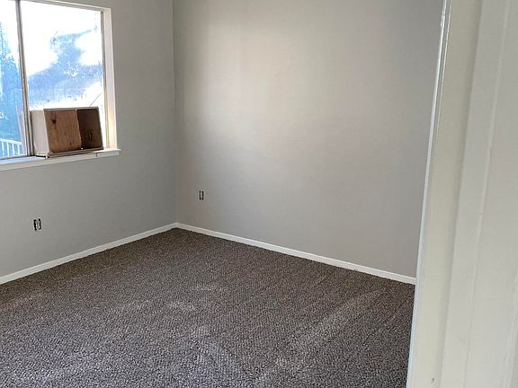 5th image of 2621 S Court St