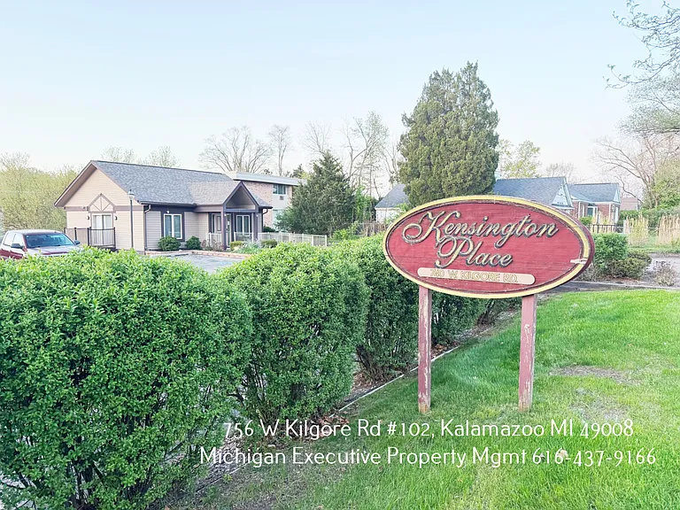 756 W Kilgore Rd #102 — Photo 21
