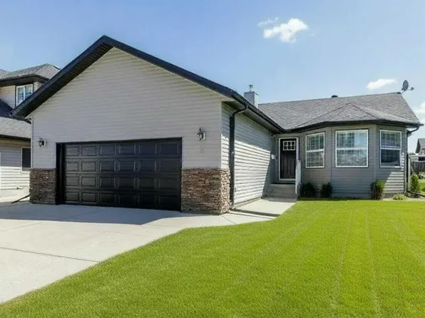 3 W Liberty Pl, Sylvan Lake, AB T4S 0A2