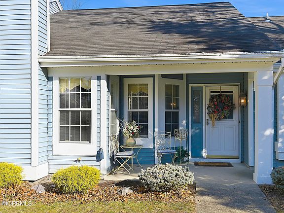 3rd image of 963 Buckingham Drive #B