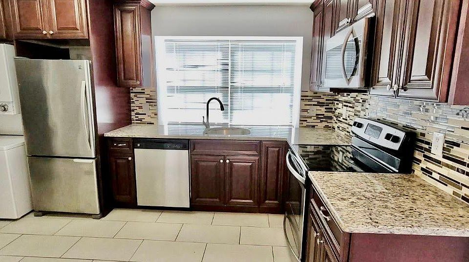 1st image of 457 Halstead Ave #7