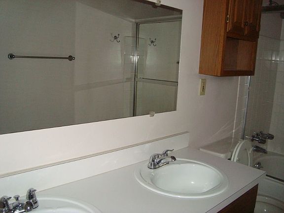 3rd image of 16333 Heather Ln
