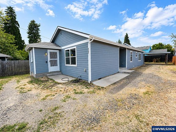 2nd image of 4085 Glenwood Dr SE