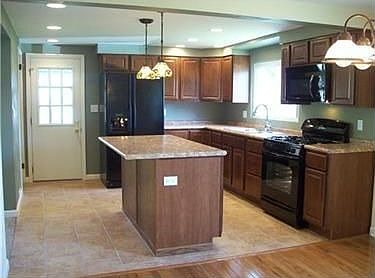 3rd image of 523 John Edward Ln