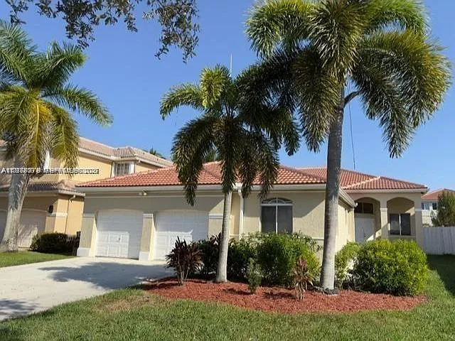 1290 Camellia Ln — Photo 1