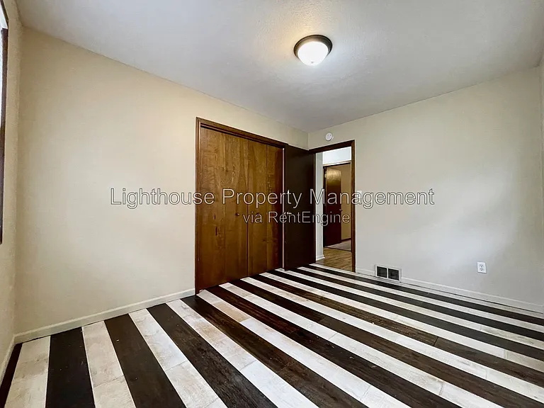 8128 20th Ave — Photo 12