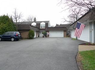 6 Brookton On Auburn, Rolling Meadows, IL 60008