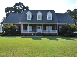 2129 Trails End Dr, Kinston, NC 28504