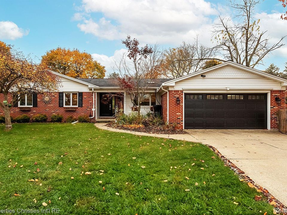 1st image of 36491 Vicary Ln