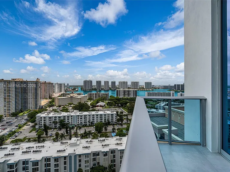 17550 Collins Ave #Penthouse 1 — Photo 13