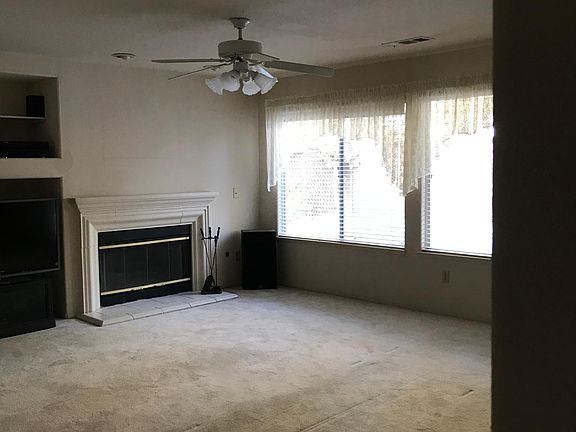 4th image of 1060 Kensington Ave