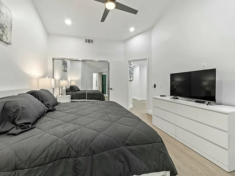 6553 Via Regina — Photo 16
