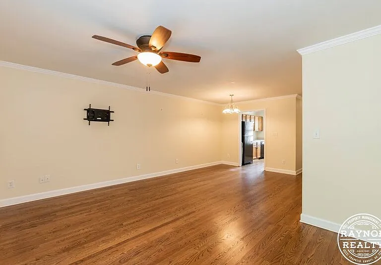 1022 S Main St #O — Photo 32