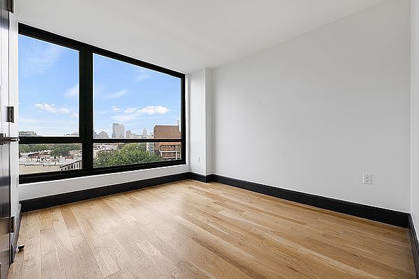 1st image of 1134 Fulton St APT 8V