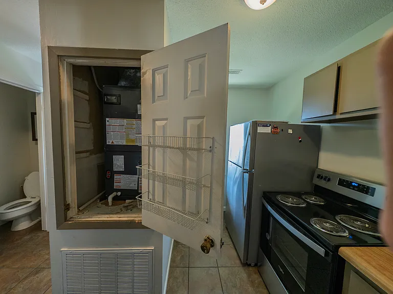 707 Walker Rd — Photo 10