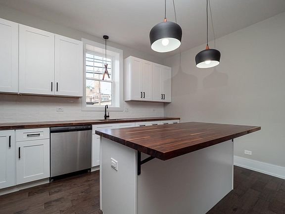 5th image of 4744 N Rockwell St #1