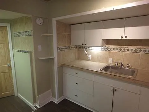 1 bed, 1.0 bath, 300 sqft, $850 — Photo 3