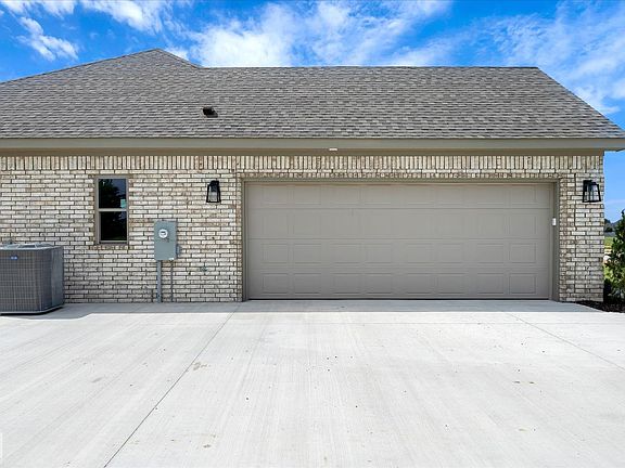 5th image of 103 Arrow Dr