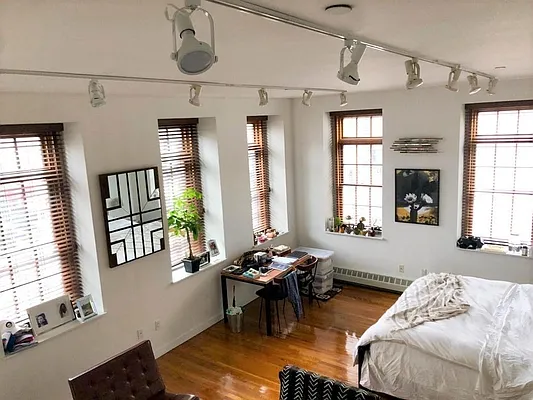 Rented by Big Apple NYC | media 24