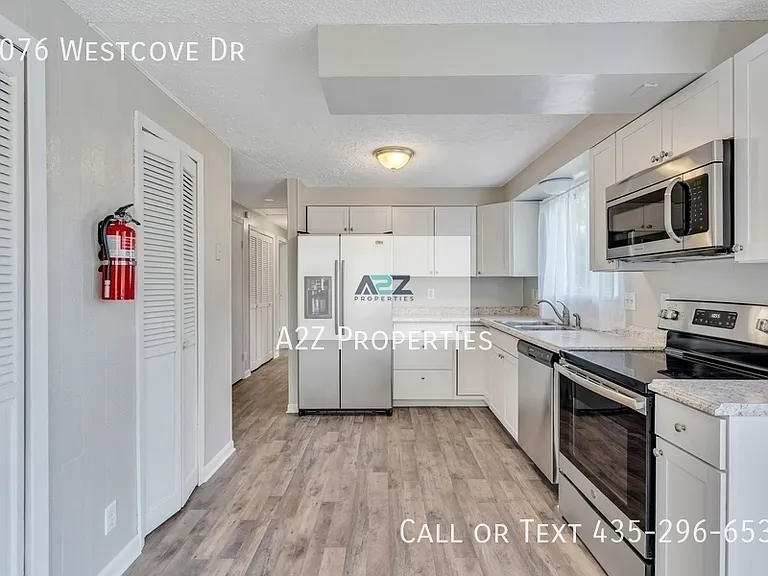 3076 Westcove Dr — Photo 5