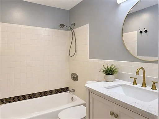 2 bed, 710 sqft, $2,000 — Photo 3
