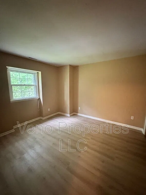 1 bed, 1.0 bath, 650 sqft, $1,000 — Photo 3