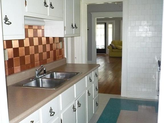 4th image of 5501 Tracy Ave #1