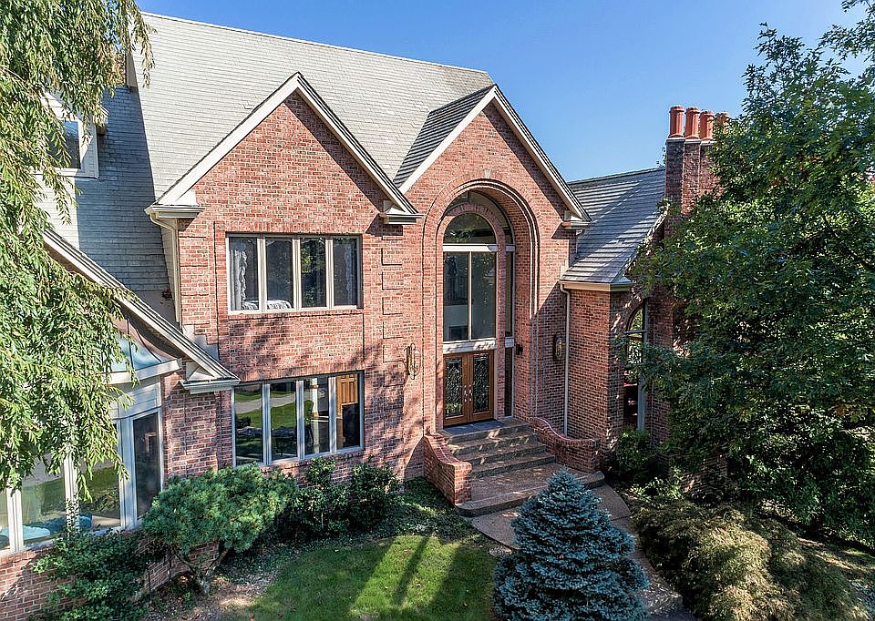 Gorgeous front entryway!