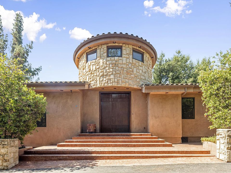 1st image of 4709 Caritina Dr