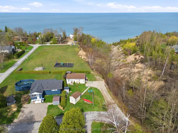 9 Ravine Park Rd N, Central Huron, ON N7A 3X8