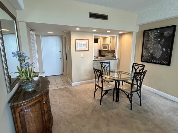 14 Lockwood Dr, Charleston, SC
