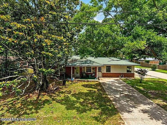 4th image of 1919 Stuart Ave