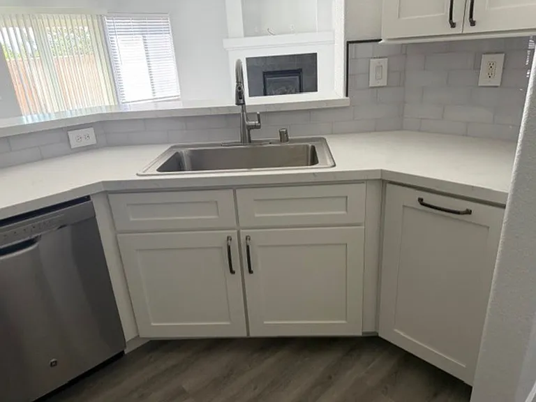 1071 Village Knoll Dr — Photo 8
