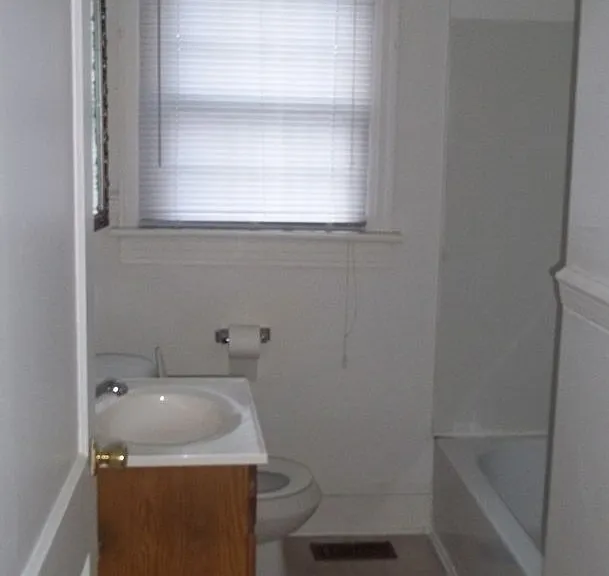 206 Hudson St — Photo 13