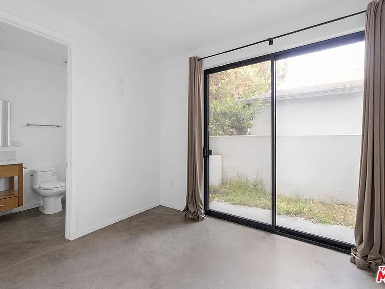 1411 Roca Ln — Photo 3