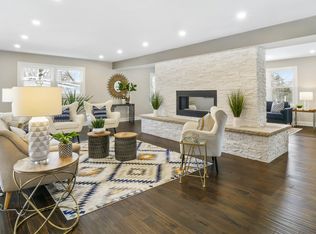 8601 N Lake Dr, Bayside, WI 53217