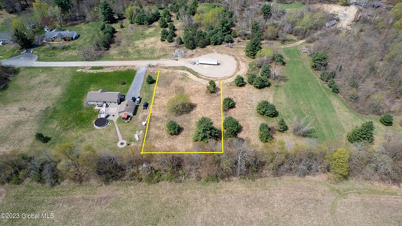 2nd image of 172 Eccles Drive