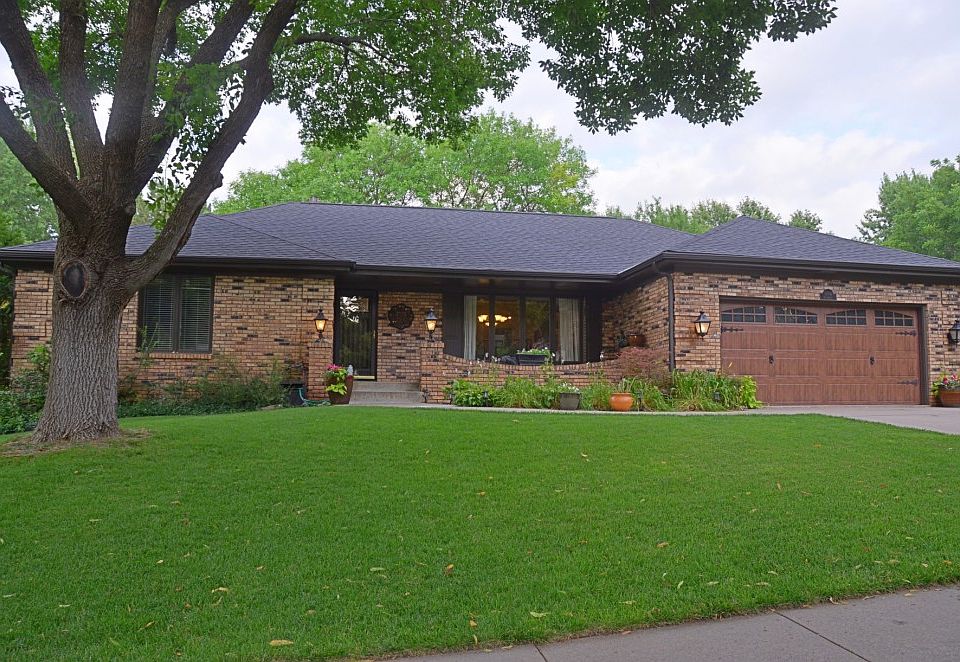 1st image of 1750 Buckingham Dr