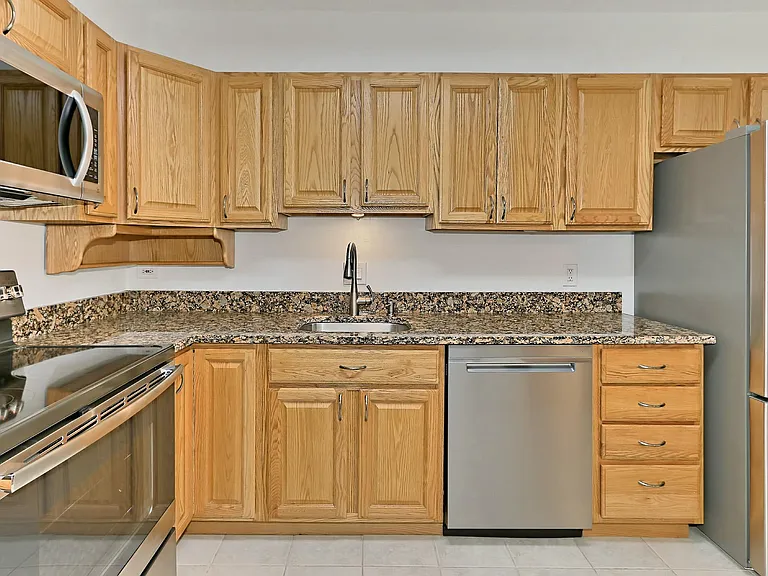 3800 Powell Ln #314 — Photo 12