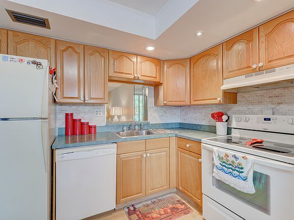 4th image of 7688 NW 18th St APT 405