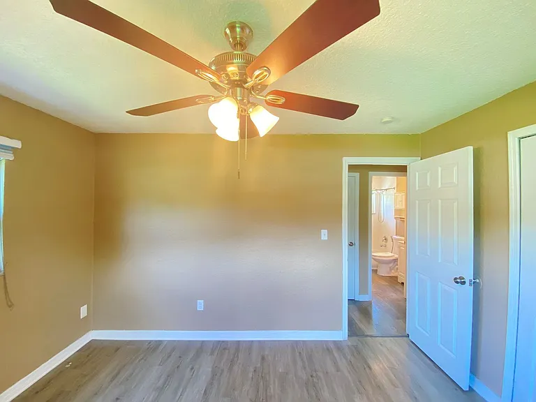 908 Teatro Ct — Photo 25