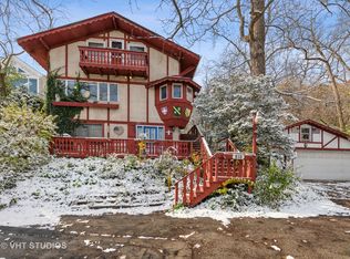 916 S Main St, Algonquin, IL 60102