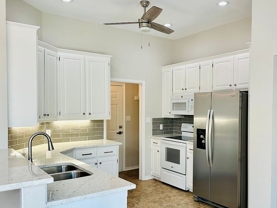 1st image of 12193 Rolling Oaks Dr