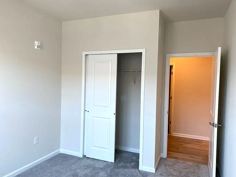 304 Dickson Ct — Photo 12