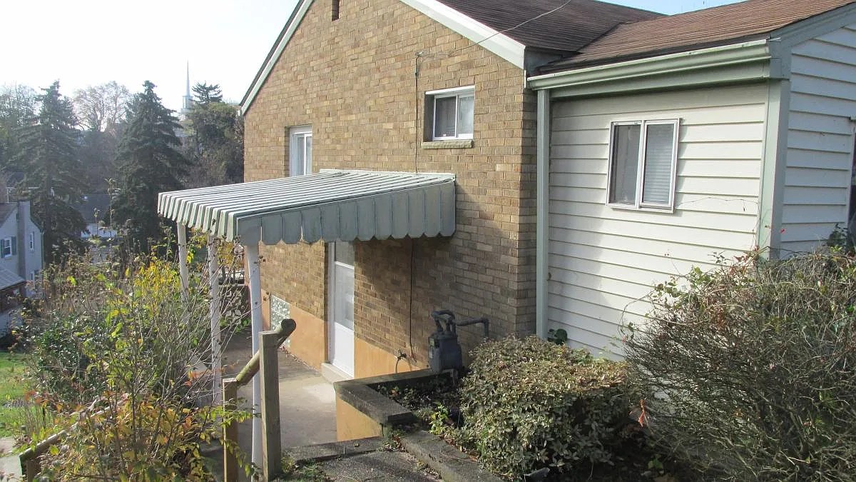 2 bed, 1.5 bath, 1200 sqft, $1,525 — Photo 3
