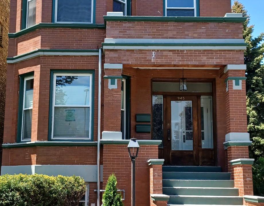 1st image of 945 Elgin Ave #2