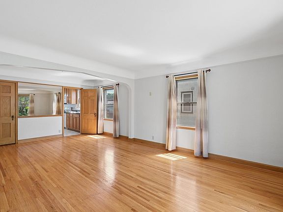 4th image of 3929 29th Ave S