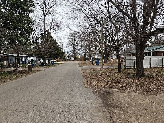 5th image of 902 N Decatur St