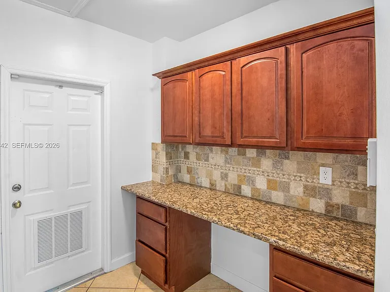 16001 SW 43rd Ter — Photo 11